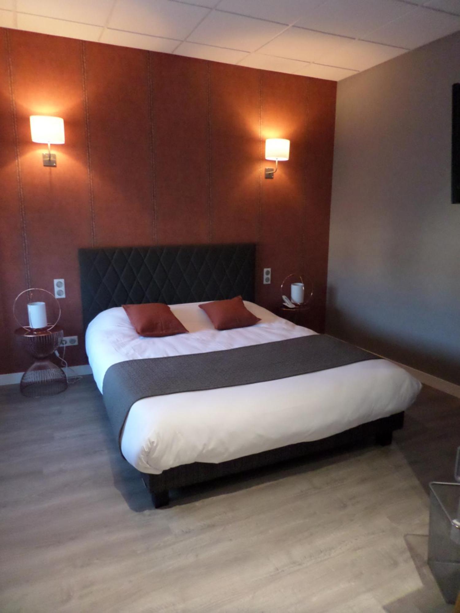 Brit Hotel Roanne - Le Grand Hotel Екстериор снимка