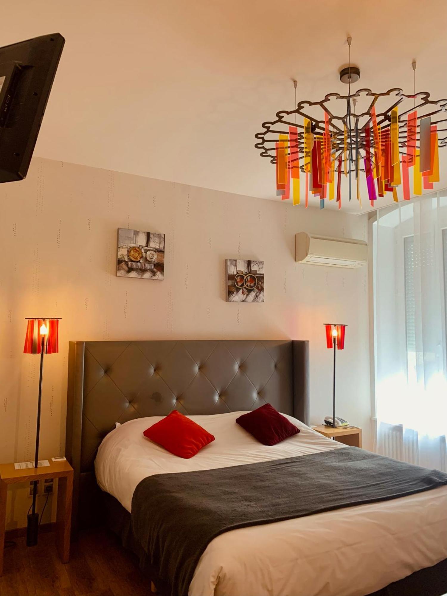 Brit Hotel Roanne - Le Grand Hotel Екстериор снимка